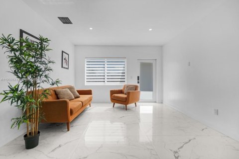 Casa en venta en Hollywood, Florida, 4 dormitorios, 119.84 m2 № 2056813 - foto 26