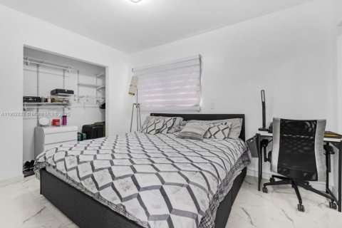 Casa en venta en Hollywood, Florida, 4 dormitorios, 119.84 m2 № 2056813 - foto 16