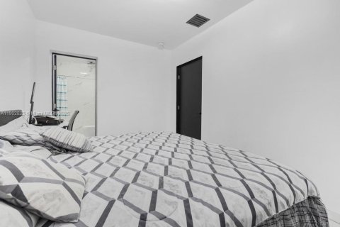 Casa en venta en Hollywood, Florida, 4 dormitorios, 119.84 m2 № 2056813 - foto 17