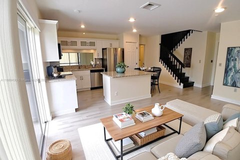 Villa ou maison à louer à Plantation, Floride: 3 chambres, 169.92 m2 № 1941494 - photo 1