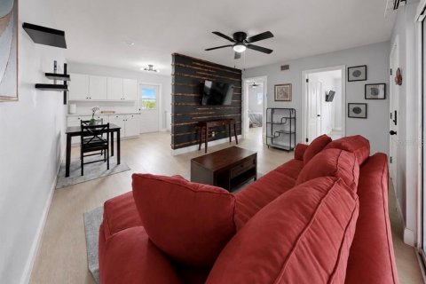 Apartment in Cape Coral, Florida 2 bedrooms, 74.32 sq.m. № 2095620 - photo 11