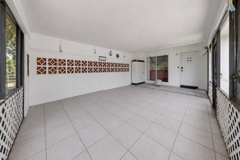 Apartment in Cape Coral, Florida 2 bedrooms, 74.32 sq.m. № 2095620 - photo 6