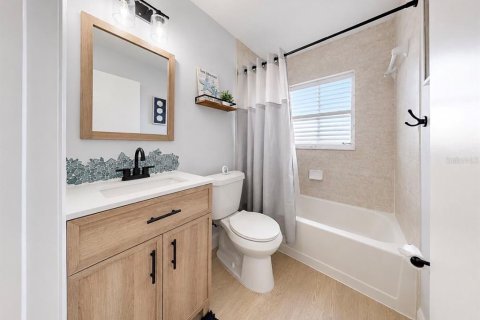 Apartment in Cape Coral, Florida 2 bedrooms, 74.32 sq.m. № 2095620 - photo 16