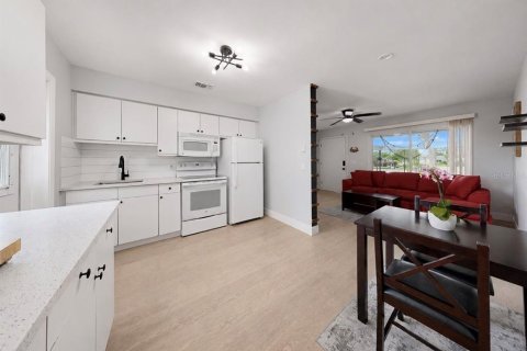 Apartment in Cape Coral, Florida 2 bedrooms, 74.32 sq.m. № 2095620 - photo 7