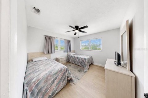 Apartment in Cape Coral, Florida 2 bedrooms, 74.32 sq.m. № 2095620 - photo 15