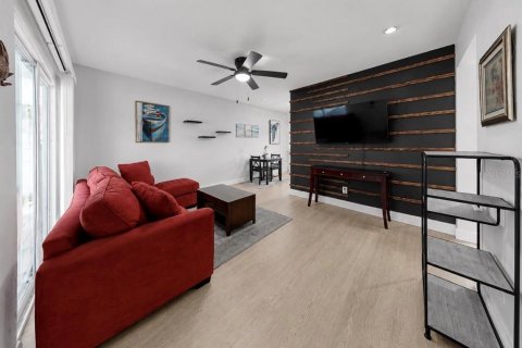 Apartment in Cape Coral, Florida 2 bedrooms, 74.32 sq.m. № 2095620 - photo 10