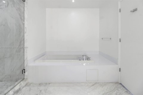 Купить кондоминиум в Форт-Лодердейл, Флорида 6 комнат, 243.96м2, № 1998213 - фото 23