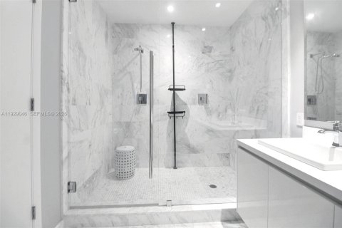 Купить кондоминиум в Форт-Лодердейл, Флорида 6 комнат, 243.96м2, № 1998213 - фото 17