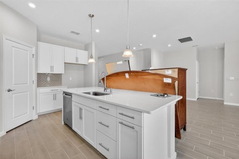 Casa en venta en Lady Lake, Florida, 4 dormitorios, 222.41 m2 № 2205955 - foto 24