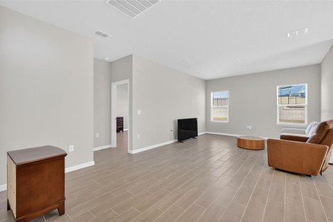 Casa en venta en Lady Lake, Florida, 4 dormitorios, 222.41 m2 № 2205955 - foto 20