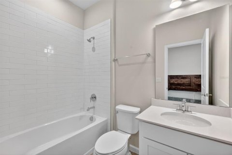 Casa en venta en Lady Lake, Florida, 4 dormitorios, 222.41 m2 № 2205955 - foto 30