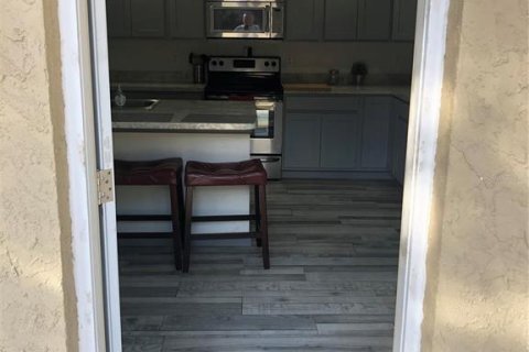 Apartamento en alquiler en Orange City, Florida, 3 dormitorios, 92.9 m2 № 1885759 - foto 3