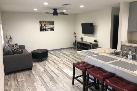 Apartamento en alquiler en Orange City, Florida, 3 dormitorios, 92.9 m2 № 1885759 - foto 4