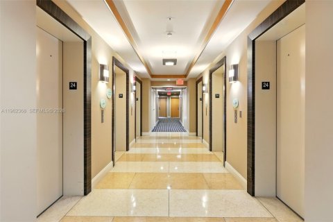 Снять в аренду кондоминиум в Майами, Флорида 1 спальня, 74.88м2, № 2024910 - фото 4