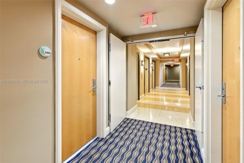 Снять в аренду кондоминиум в Майами, Флорида 1 спальня, 74.88м2, № 2024910 - фото 5