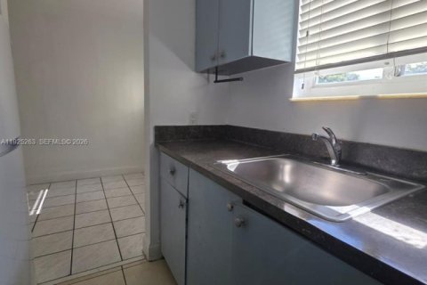 Casa en alquiler en Miami Beach, Florida, 2 dormitorios, 55.74 m2 № 1983992 - foto 20