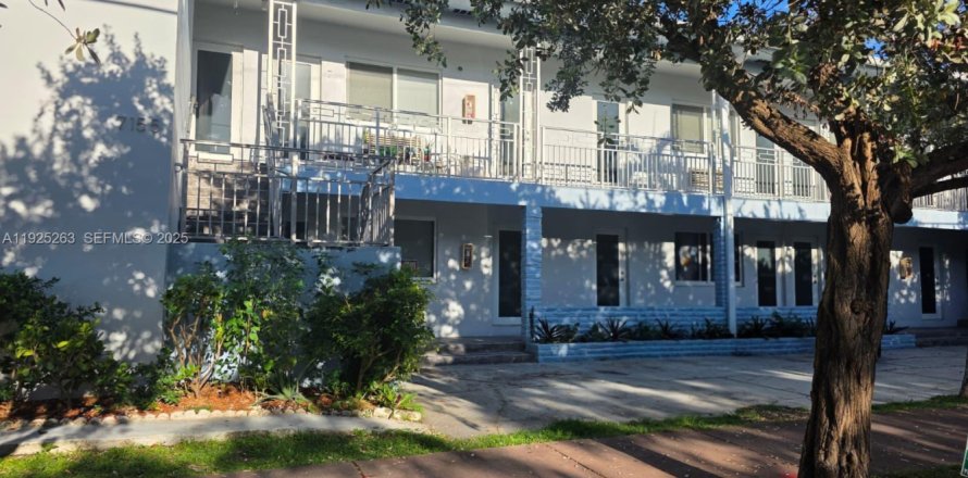 Villa ou maison à Miami Beach, Floride 2 chambres, 55.74 m2 № 1983992