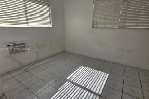 Casa en alquiler en Miami Beach, Florida, 2 dormitorios, 55.74 m2 № 1983992 - foto 8