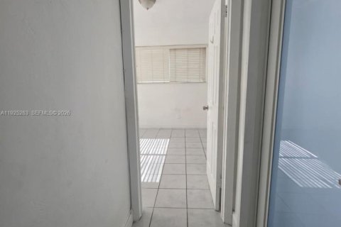 Casa en alquiler en Miami Beach, Florida, 2 dormitorios, 55.74 m2 № 1983992 - foto 9