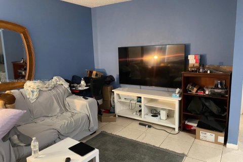 Copropriété à vendre à Oakland Park, Floride: 2 chambres, 56.58 m2 № 2022932 - photo 4