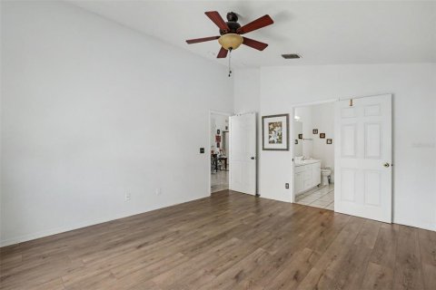 House in Brandon, Florida 3 bedrooms, 140.84 sq.m. № 2323012 - photo 13