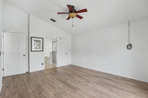 House in Brandon, Florida 3 bedrooms, 140.84 sq.m. № 2323012 - photo 14