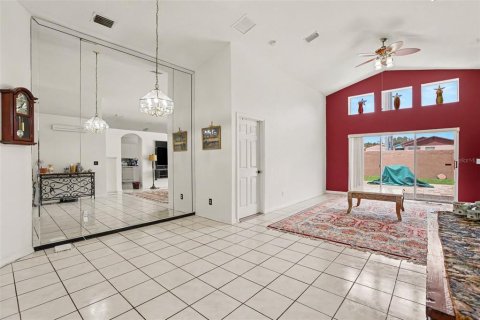 House in Brandon, Florida 3 bedrooms, 140.84 sq.m. № 2323012 - photo 11