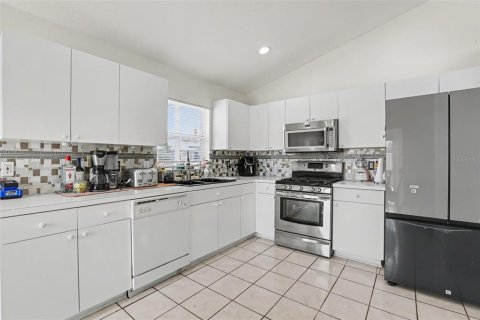 House in Brandon, Florida 3 bedrooms, 140.84 sq.m. № 2323012 - photo 5