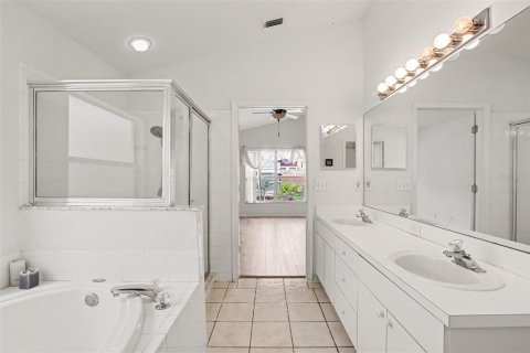 House in Brandon, Florida 3 bedrooms, 140.84 sq.m. № 2323012 - photo 17