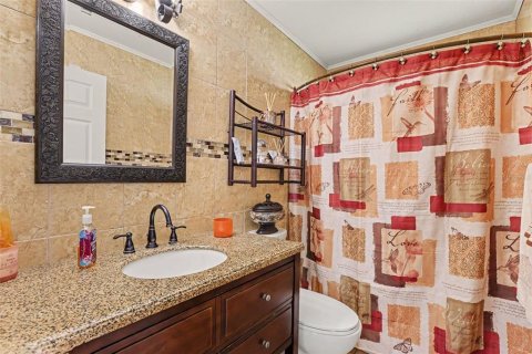 House in Brandon, Florida 3 bedrooms, 140.84 sq.m. № 2323012 - photo 22