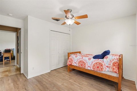 House in Brandon, Florida 3 bedrooms, 140.84 sq.m. № 2323012 - photo 20