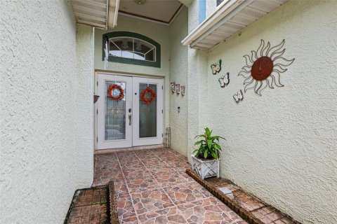 House in Brandon, Florida 3 bedrooms, 140.84 sq.m. № 2323012 - photo 6