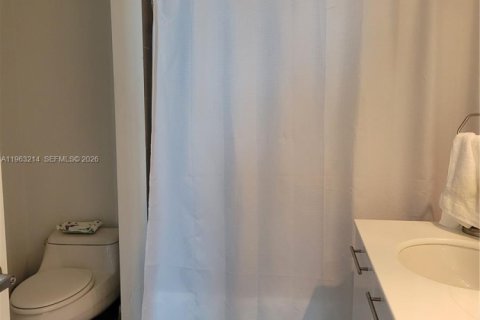 Copropriété à louer à Miami, Floride: 1 chambre, 73.3 m2 № 2024274 - photo 13