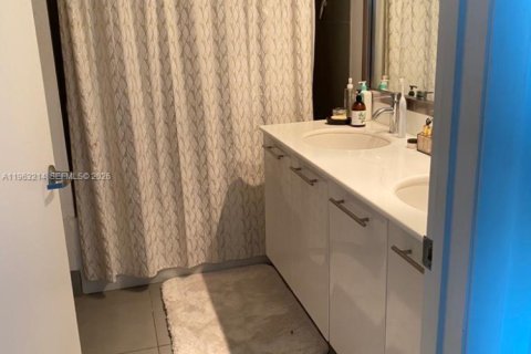 Copropriété à louer à Miami, Floride: 1 chambre, 73.3 m2 № 2024274 - photo 12