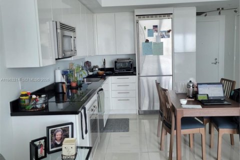 Copropriété à louer à Miami, Floride: 1 chambre, 73.3 m2 № 2024274 - photo 4