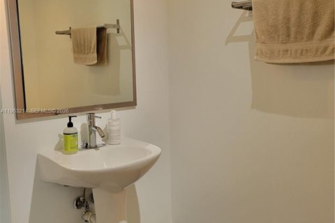 Copropriété à louer à Miami, Floride: 1 chambre, 73.3 m2 № 2024274 - photo 14