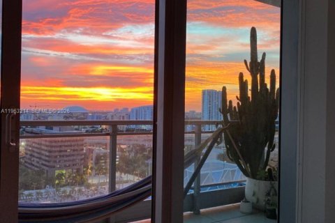 Copropriété à louer à Miami, Floride: 1 chambre, 73.3 m2 № 2024274 - photo 17