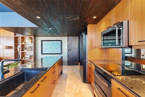 Condominio en alquiler en Miami Beach, Florida, 2 dormitorios, 125.42 m2 № 2006191 - foto 23
