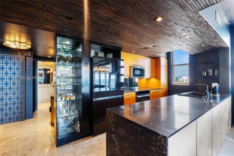 Condominio en alquiler en Miami Beach, Florida, 2 dormitorios, 125.42 m2 № 2006191 - foto 25