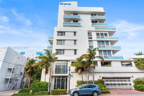 Condominio en alquiler en Miami Beach, Florida, 2 dormitorios, 125.42 m2 № 2006191 - foto 3