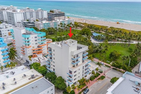 Condominio en alquiler en Miami Beach, Florida, 2 dormitorios, 125.42 m2 № 2006191 - foto 9