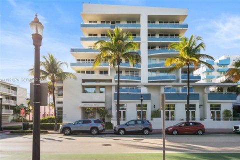 Condominio en Miami Beach, Florida, 2 dormitorios  № 2006191