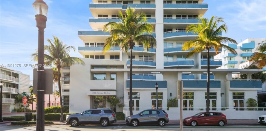 Condominio en Miami Beach, Florida, 2 dormitorios  № 2006191