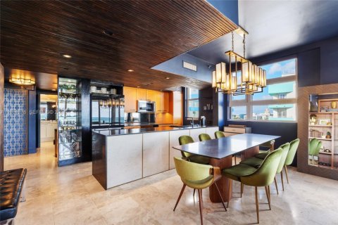 Condominio en alquiler en Miami Beach, Florida, 2 dormitorios, 125.42 m2 № 2006191 - foto 28