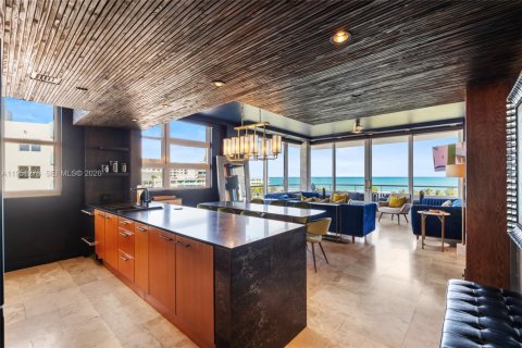 Condominio en alquiler en Miami Beach, Florida, 2 dormitorios, 125.42 m2 № 2006191 - foto 21