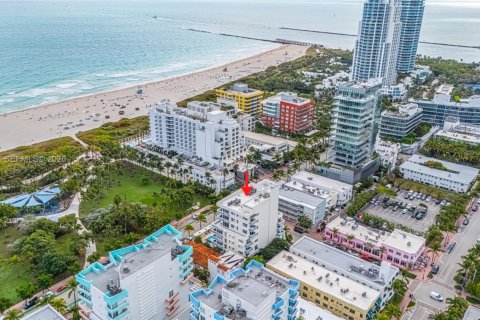 Condominio en alquiler en Miami Beach, Florida, 2 dormitorios, 125.42 m2 № 2006191 - foto 12