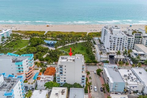 Condominio en alquiler en Miami Beach, Florida, 2 dormitorios, 125.42 m2 № 2006191 - foto 10