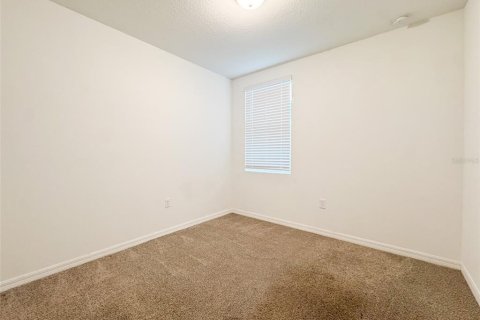 House in Poinciana, Florida 3 bedrooms, 137.87 sq.m. № 2198889 - photo 15
