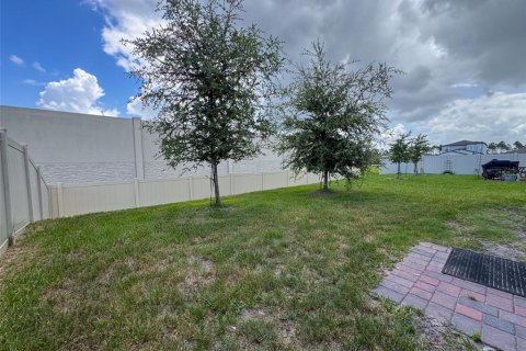 House in Poinciana, Florida 3 bedrooms, 137.87 sq.m. № 2198889 - photo 24