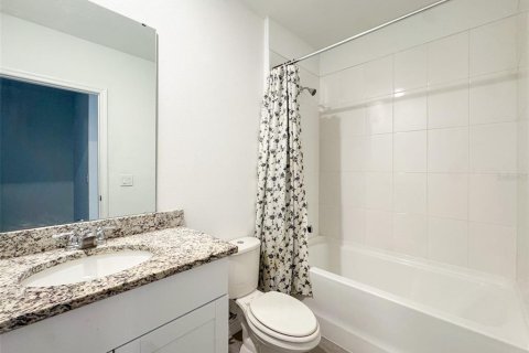 House in Poinciana, Florida 3 bedrooms, 137.87 sq.m. № 2198889 - photo 18
